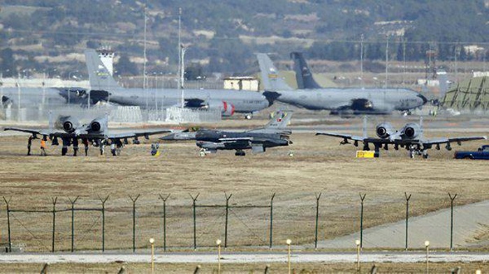 `İncirlik`də bir neçə hərbçi saxlanılıb